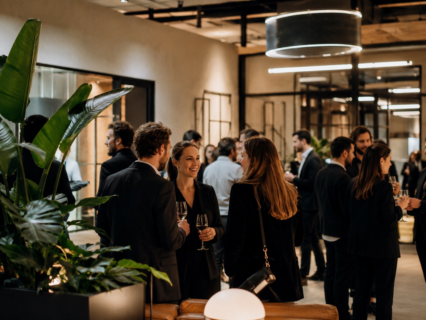Table de travail dans un loft, en préparation d’un séminaire